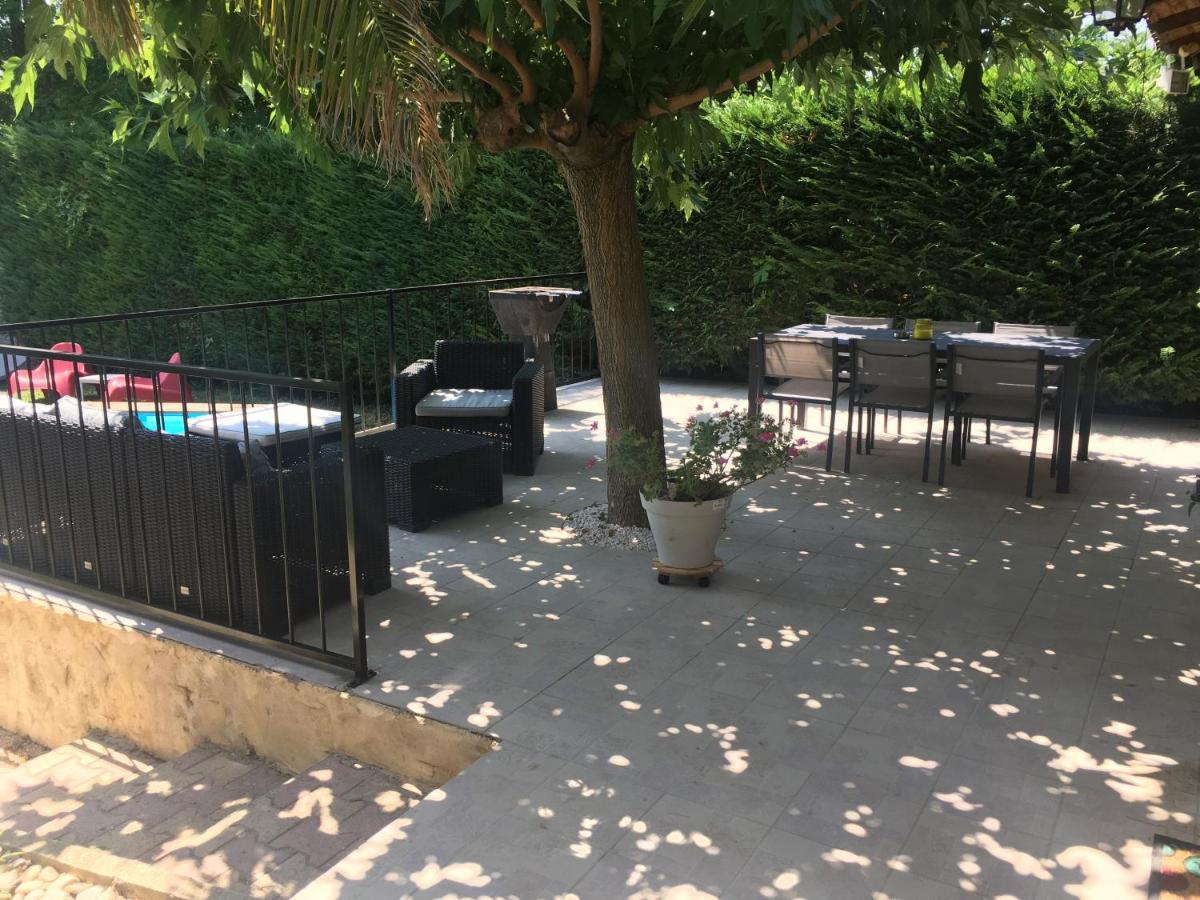 Les Rosiers Vila Lapalud Exterior foto